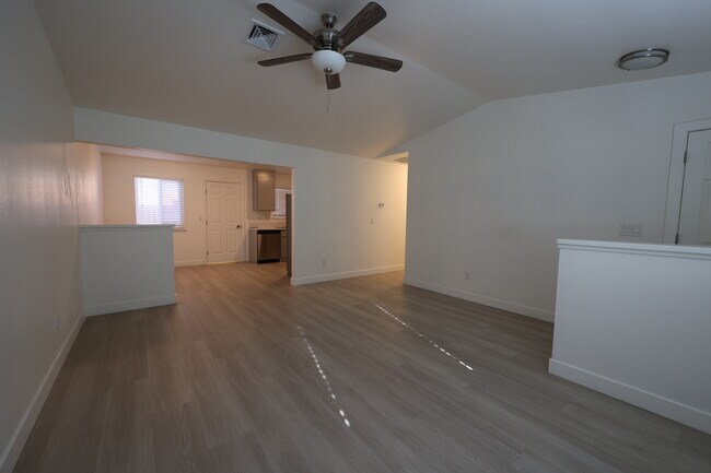 Building Photo - 761 Almond St