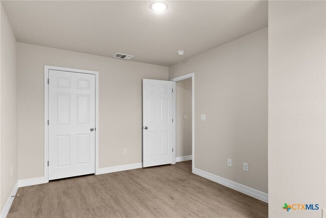 Building Photo - 803 White Meadow Ln