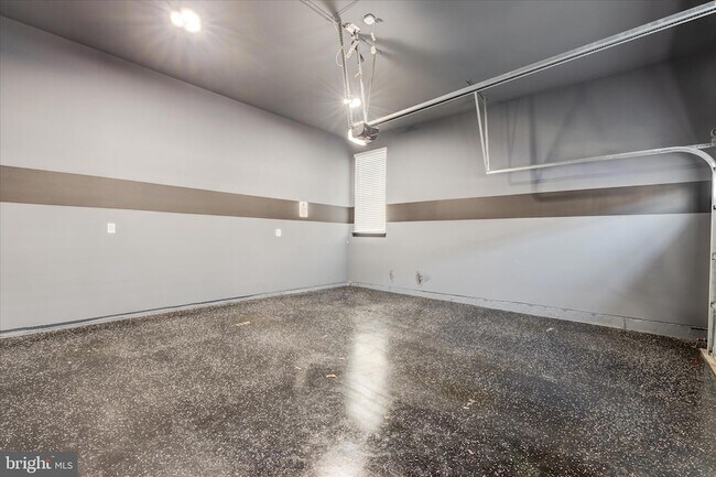 Building Photo - 5680 Lewis Carroll Dr