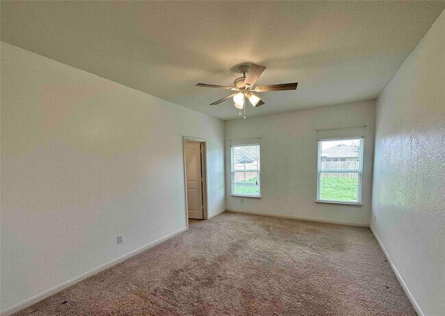 Building Photo - 1555 Twin Estates Dr