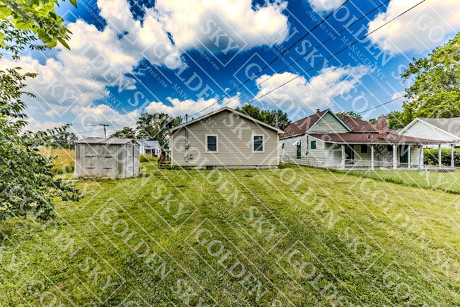 Building Photo - 912 S Macedonia Ave