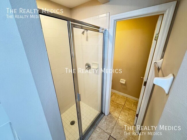 Building Photo - 321 Drum Ln