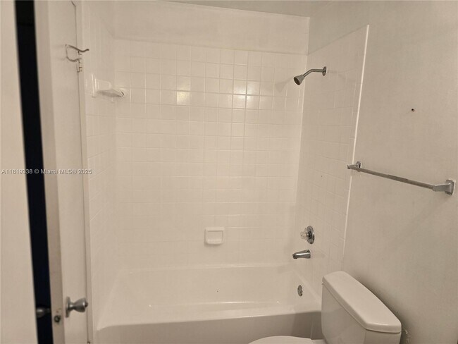 Building Photo - 9892 Nob Hill Ln