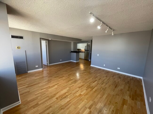 Building Photo - 2800 N Orchard St