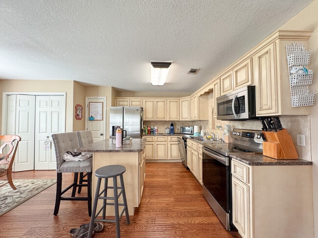 Building Photo - 112 Tuscany Trail