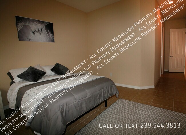 Building Photo - 11070 Esteban Dr
