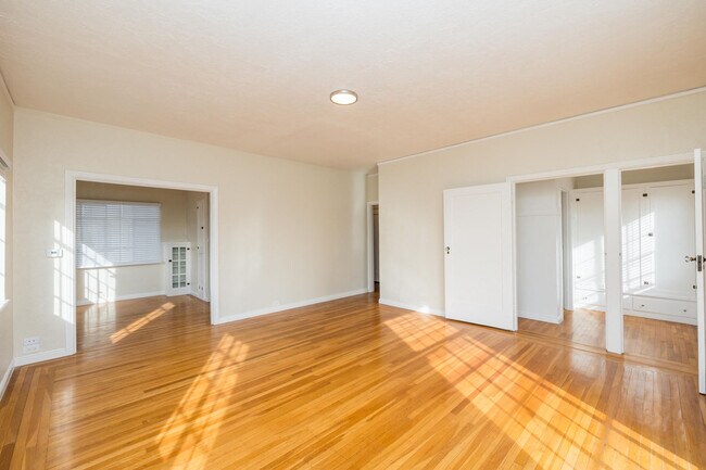 Building Photo - 381 Belmont