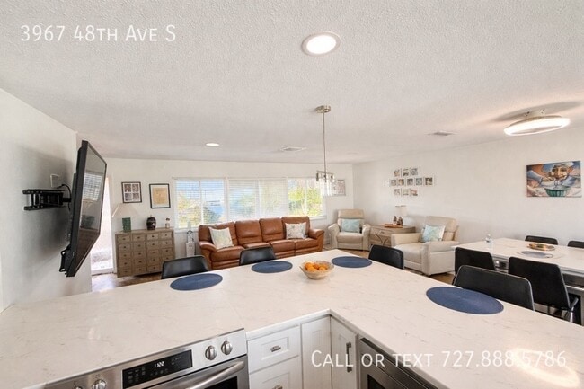 Building Photo - 3967 48th Ave S