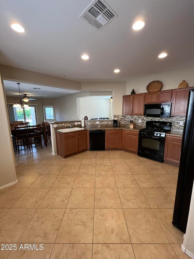 Building Photo - 26087 W Tonto Ln