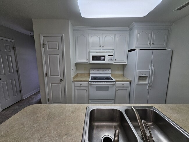 Building Photo - 1307 S Taylor St