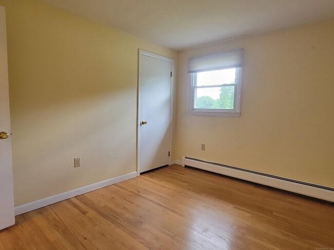 Building Photo - 72 Latham Rd