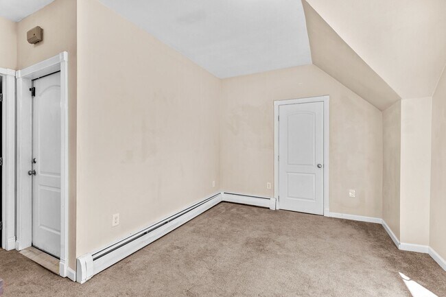 Building Photo - 1151 Monroe St