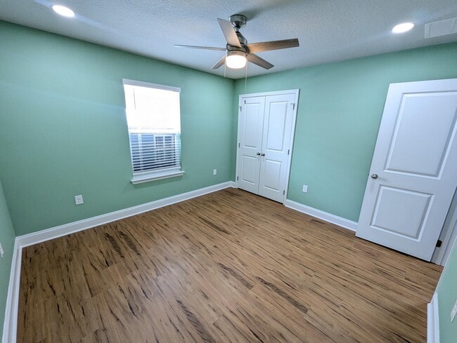 Building Photo - 2266 Paloma St