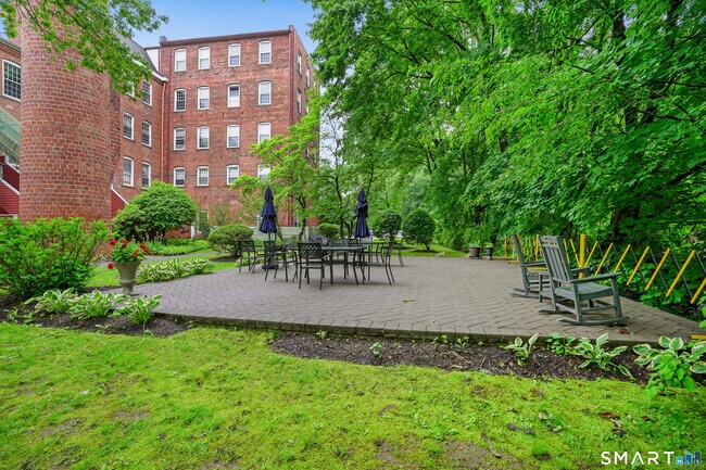 Building Photo - 55 Oil Mill Rd