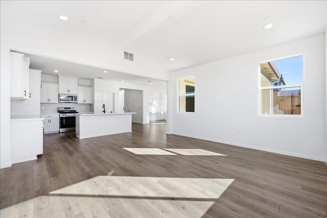 Building Photo - 4412 Canyon Coral Wy