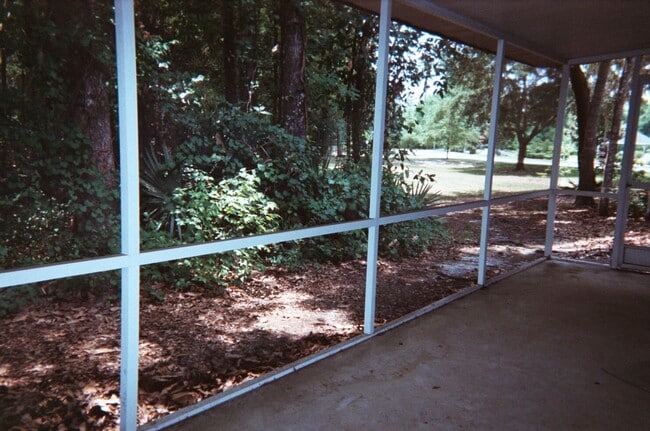 Building Photo - Mill Pond accross from G'ville Health and Fitness