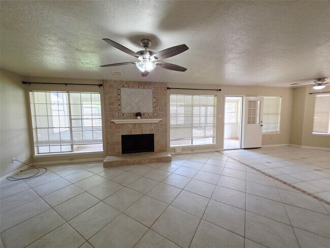 Building Photo - 10306 Jockey Club Dr