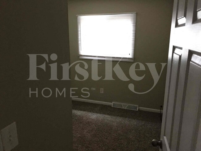 Building Photo - 955 Lorraine Ave