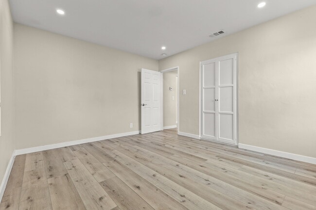 Building Photo - 6535 Ben Ave