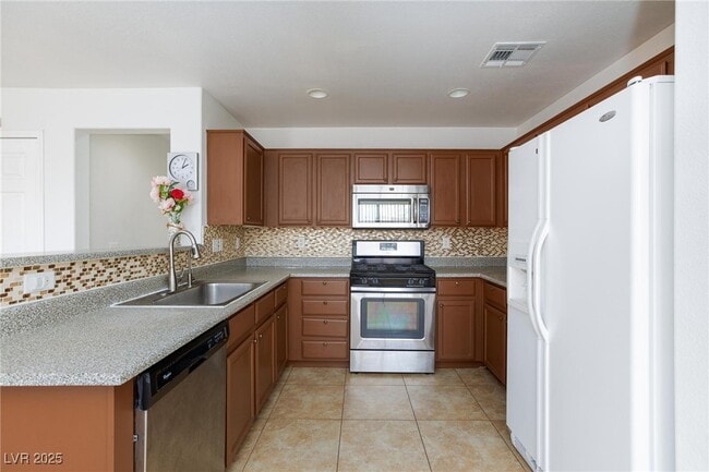 Building Photo - 7859 Windhamridge Dr