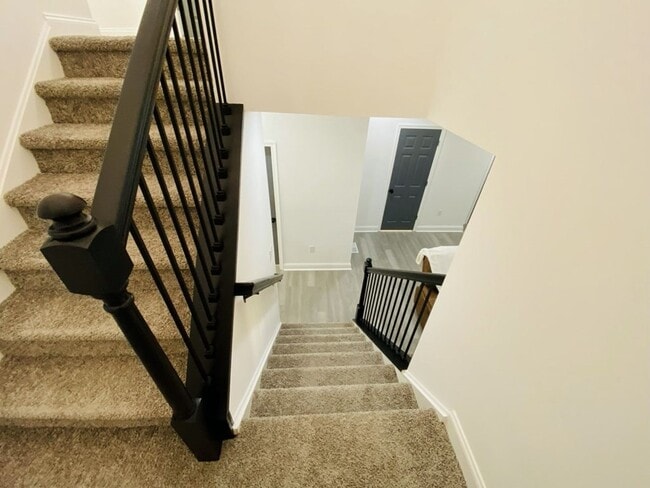 Building Photo - 326 2nd Ave