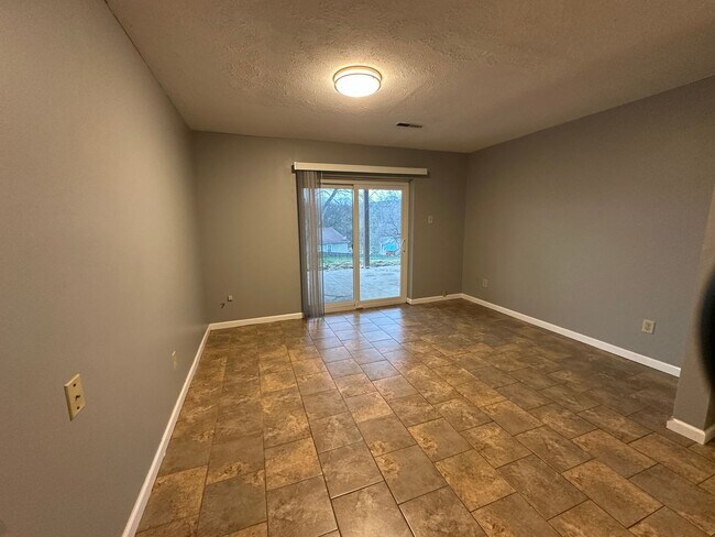 Building Photo - Stunning West Knoxville Transformation | Designer Kitchen & Smart Home Features