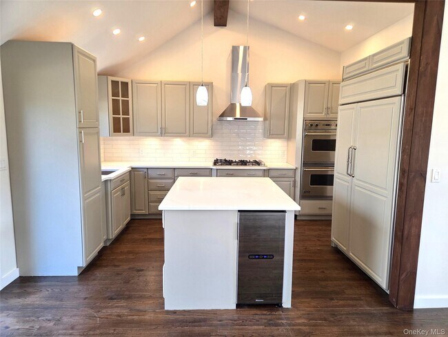 Building Photo - 85 Lewis Rd