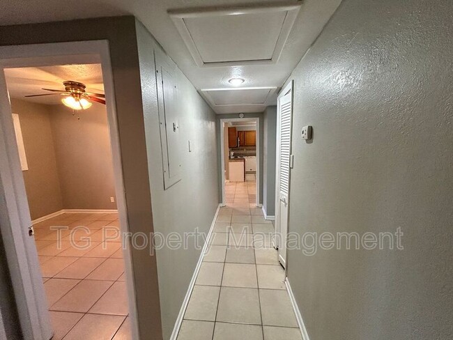 Building Photo - 6724 Cherbourg Ave S