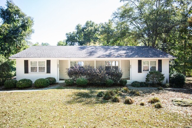 Building Photo - 105 Woody Dr