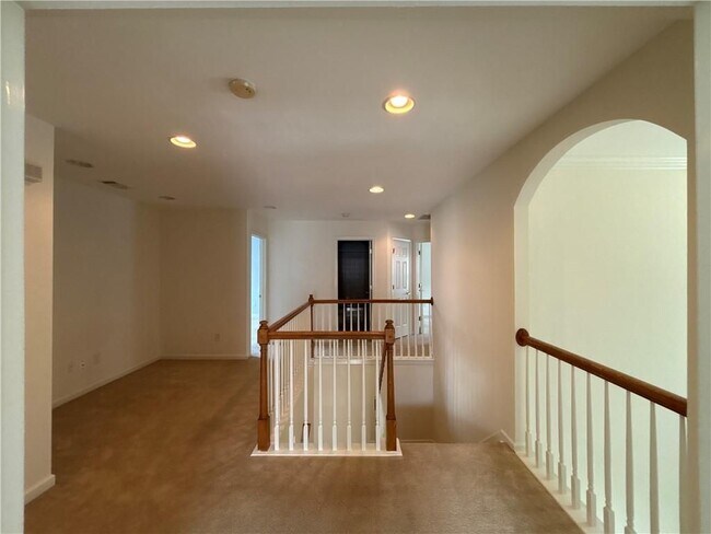 Building Photo - 230 Collins View Ct
