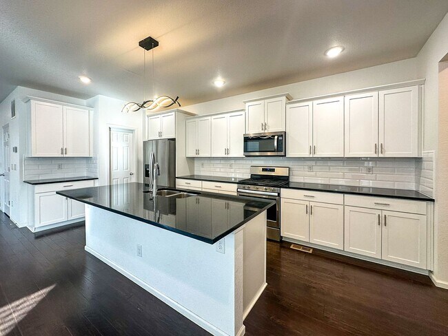 Building Photo - Senderos Creek 3bd paired home