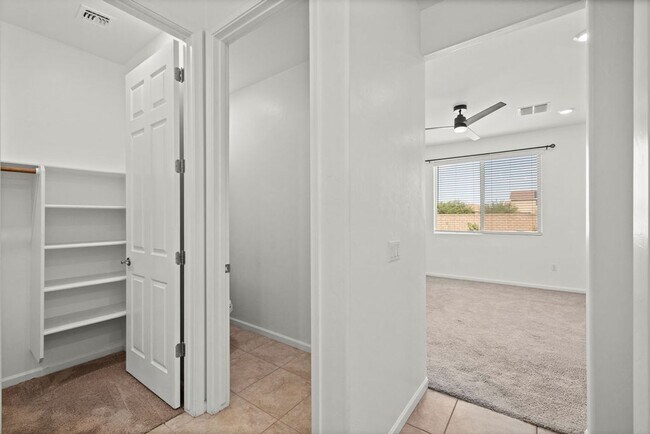 Building Photo - Beautiful 3 Bedroom Home in La Estancia & ...