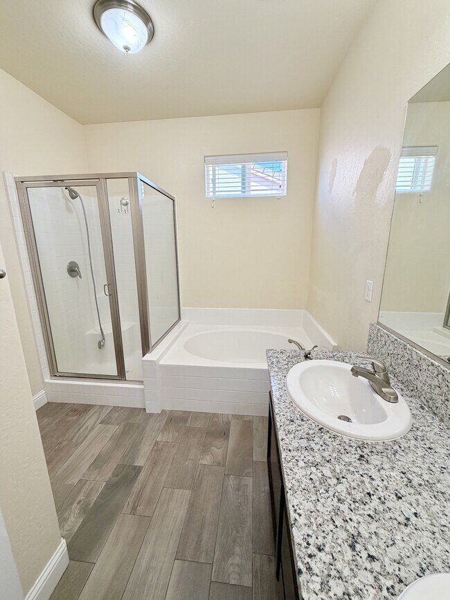 Building Photo - 1736 Berry St