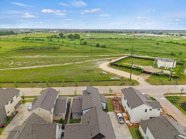 Building Photo - 3328 Indigo Wy