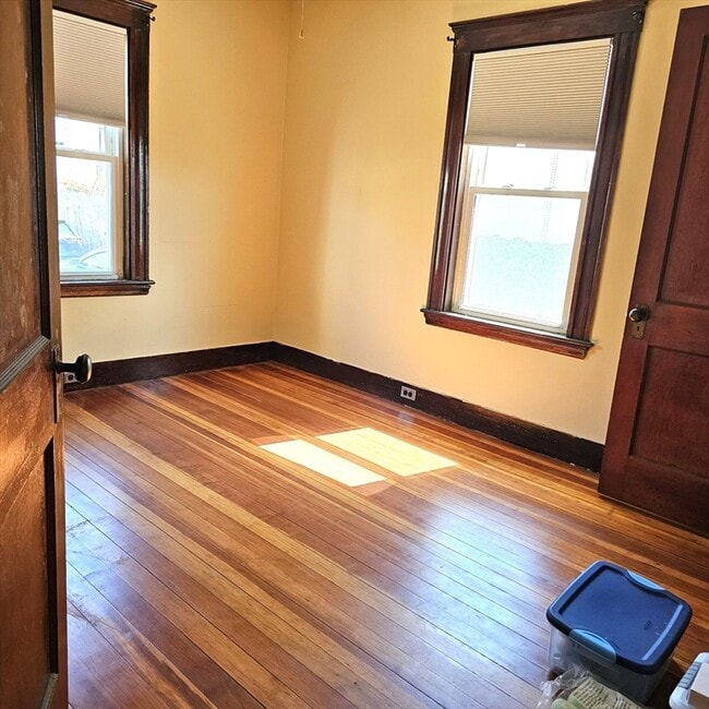Building Photo - 248 N Beacon St