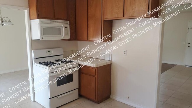 Building Photo - 1696 Carmel Cir E