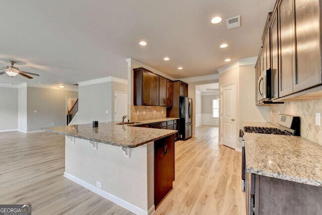 Building Photo - 648 Georgia Way