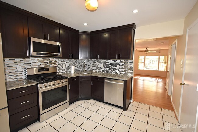 Building Photo - 56 Sassafras Ct