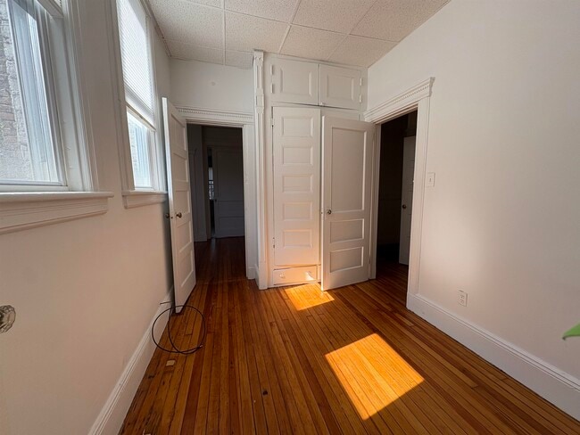 Building Photo - 513 Palisade Ave