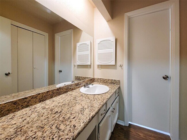 Building Photo - 16615 Moary Firth Dr