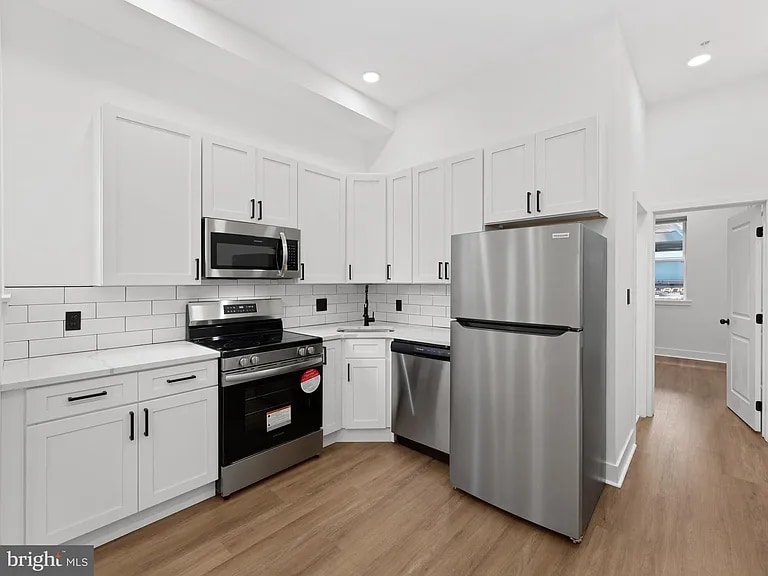 Building Photo - 2331 N Front St