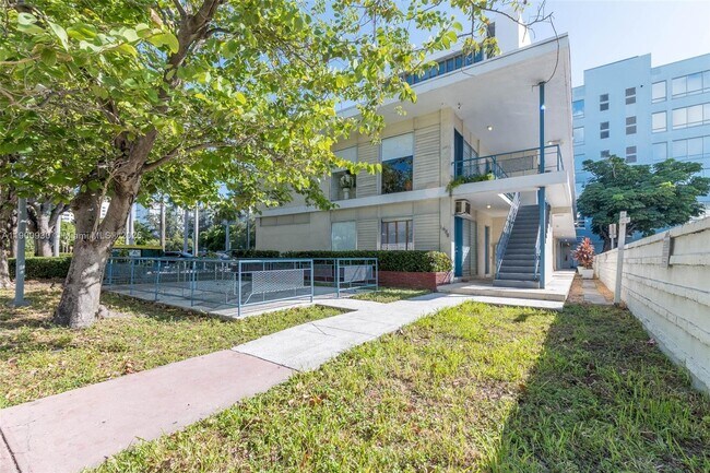 Building Photo - 1685 Jefferson Ave