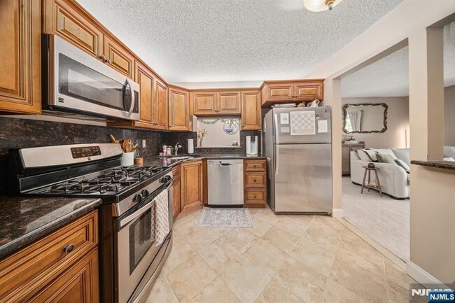 Building Photo - 446 Poets Way