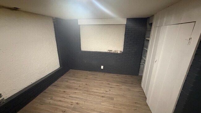Building Photo - 1430 Golden Dr