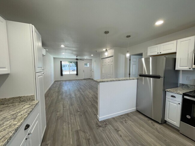 Building Photo - Brand new Apartment in Riddle