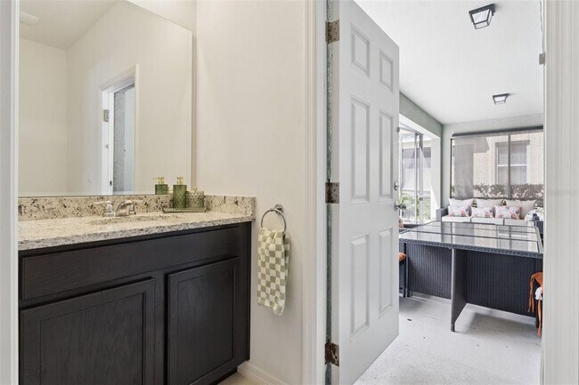 Building Photo - 5289 Oakbourne Ave