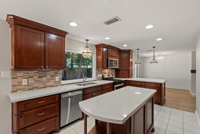 Building Photo - 248 S Pathfinders Cir