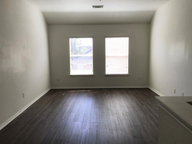 Building Photo - 11011 Pierce Valley Dr