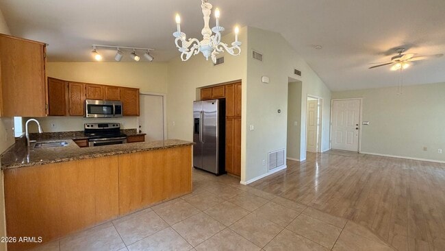 Building Photo - 1381 S Yucca Pl