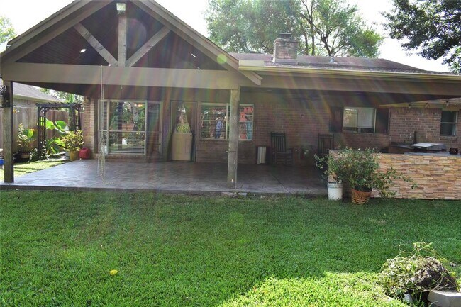 Building Photo - 12706 Highmanor Dr